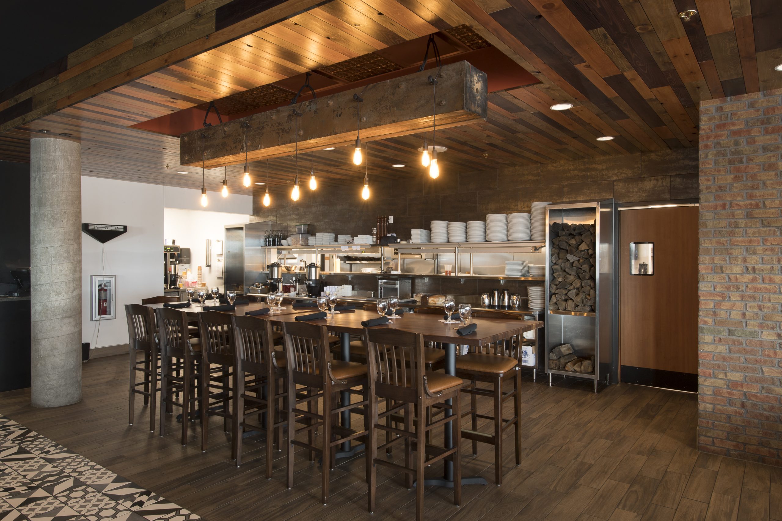 The Silos Restaurant and Bar located within Pier B provides on-site exquisite dining options with capacity for 100 patrons.