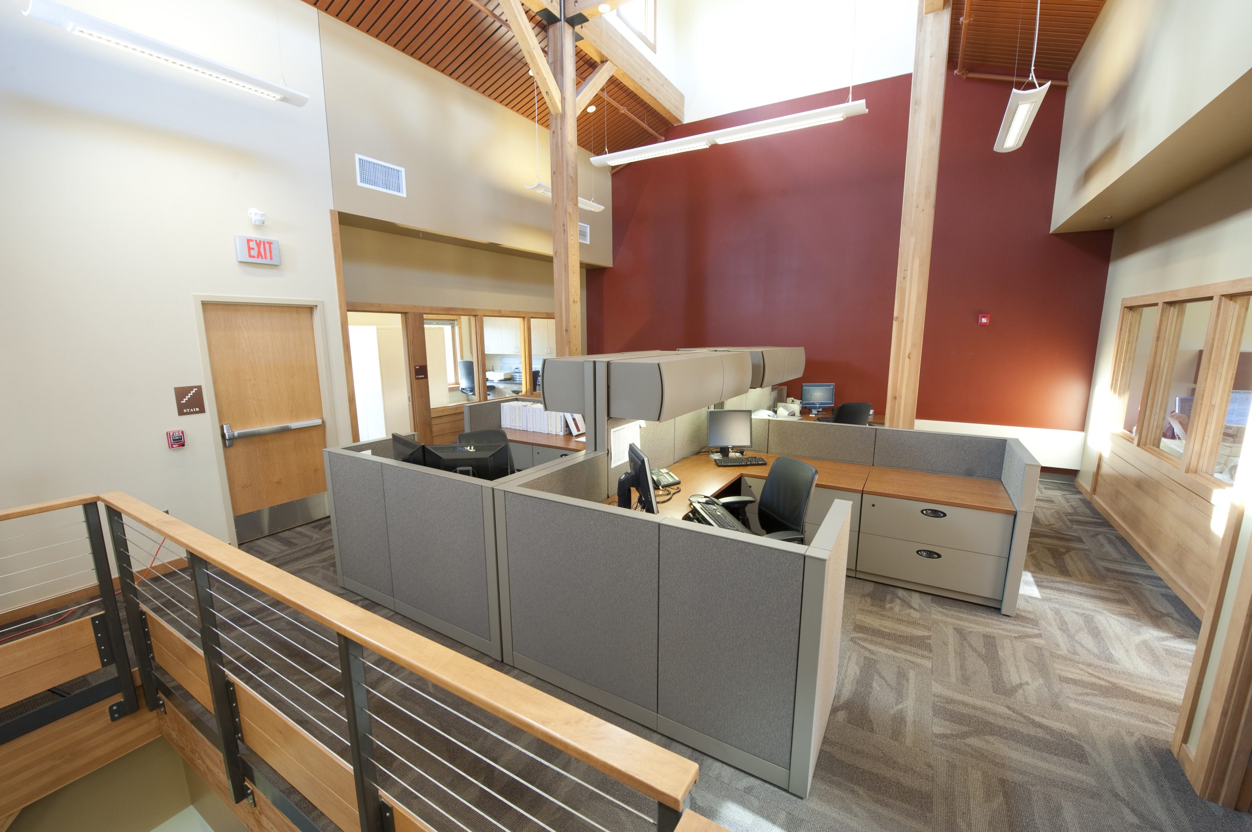 Open office design allows to daylight to filter through to all work stations.