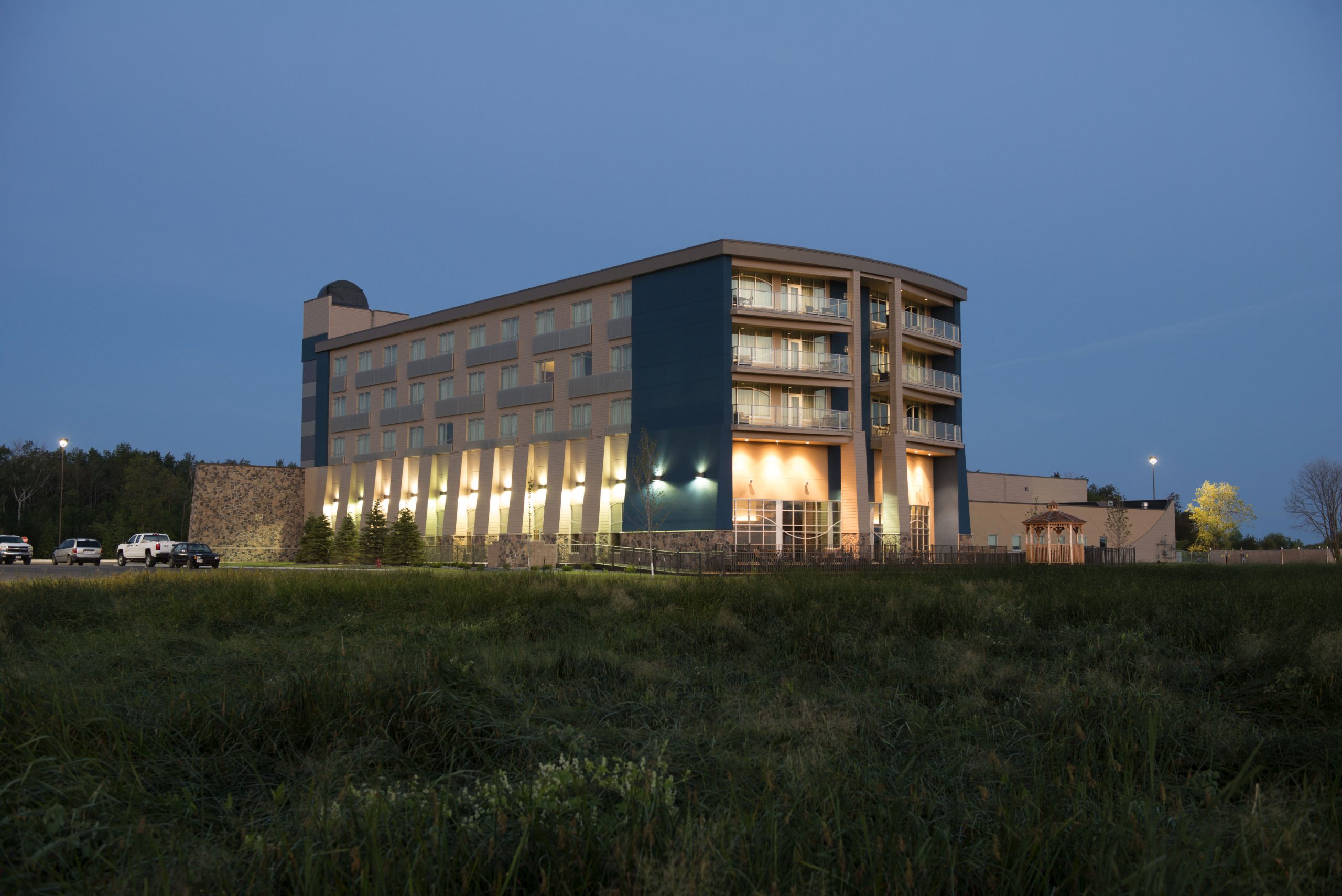 Open, expansive surroundings provide unobstructed views